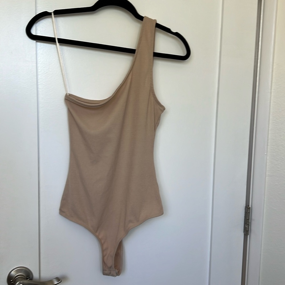 Le Lis one shoulder bodysuit